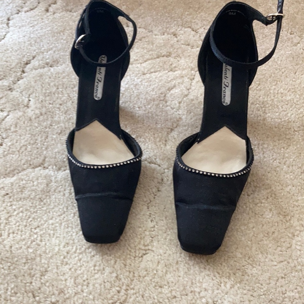 Black formal shoes